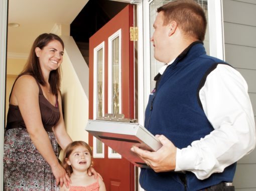 rose pest control technician speaking with homeowner and daughter